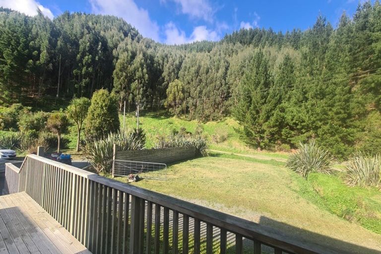 Photo of property in 1122 Paekakariki Hill Road, Paekakariki Hill, Porirua, 5381