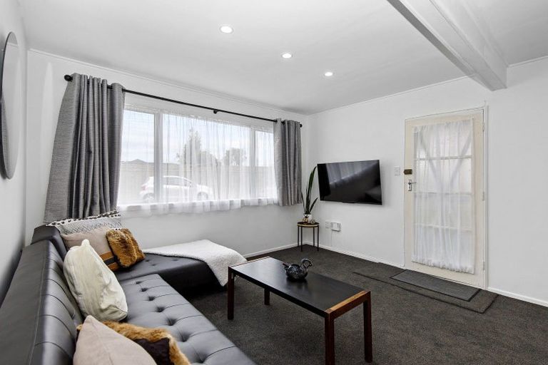 Photo of property in 71m Randwick Crescent, Moera, Lower Hutt, 5010