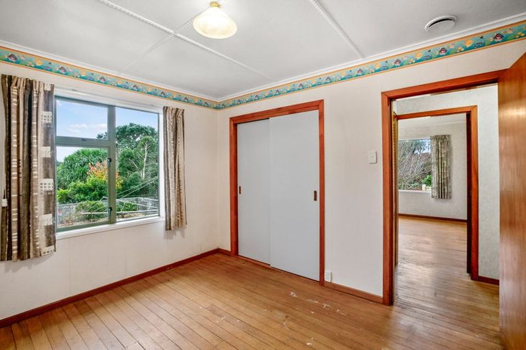 Photo of property in 5 Endeavour Street, Marfell, New Plymouth, 4310