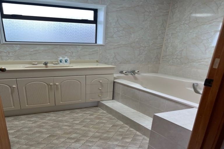 Photo of property in 96 Ardern Avenue, Stanmore Bay, Whangaparaoa, 0932