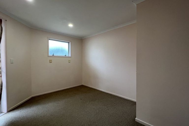 Photo of property in 16a Normanton Street, Glenfield, Auckland, 0629