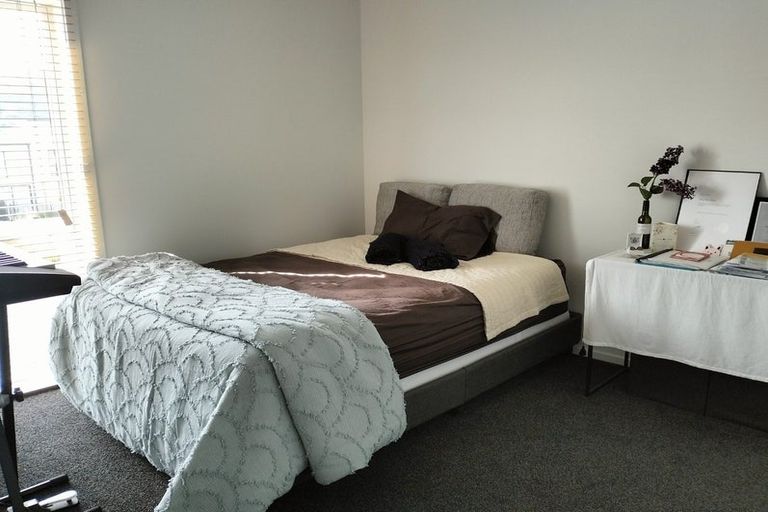 Photo of property in 77 Hokioi Drive, Kenepuru, Porirua, 5022