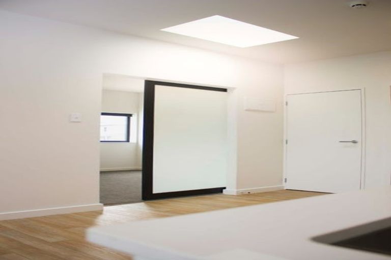 Photo of property in 2/16 Home Street, Mount Victoria, Wellington, 6011
