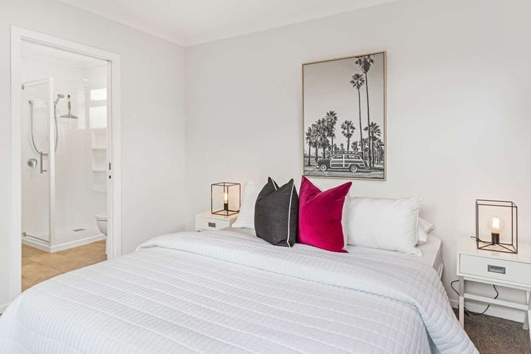 Photo of property in 24 Rangitira Avenue, Palmerston North, 4414