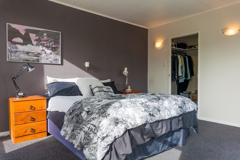 Photo of property in 31 Marine Parade South, Foxton Beach, Foxton, 4815