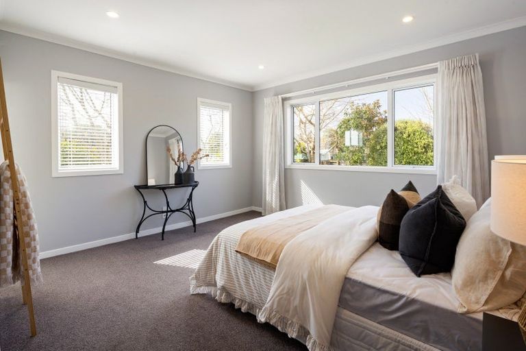 Photo of property in 82 Grey Street, Cambridge, 3434