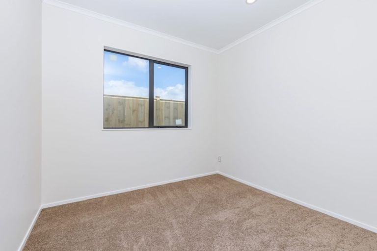 Photo of property in 46 Schoolside Road, Kumeu, 0810