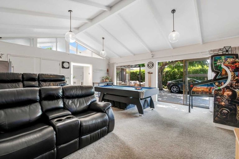 Photo of property in 18 Glengarry Avenue, Manly, Whangaparaoa, 0930