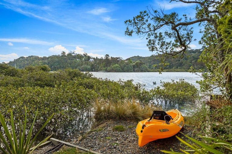 Photo of property in 20 Oscar Road, Greenhithe, Auckland, 0632