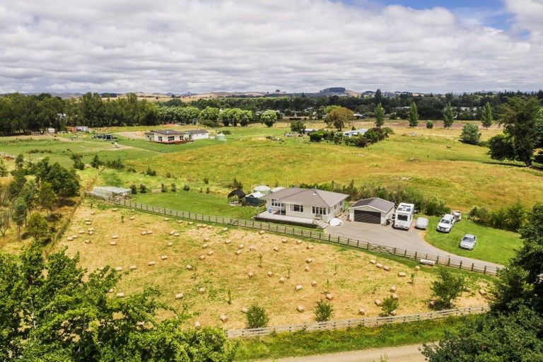 Photo of property in 11 Tiffen Lane, Waipawa, 4210