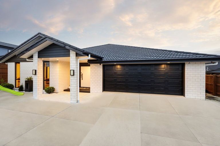 Photo of property in 15 Miharo Crescent, Flagstaff, Hamilton, 3210