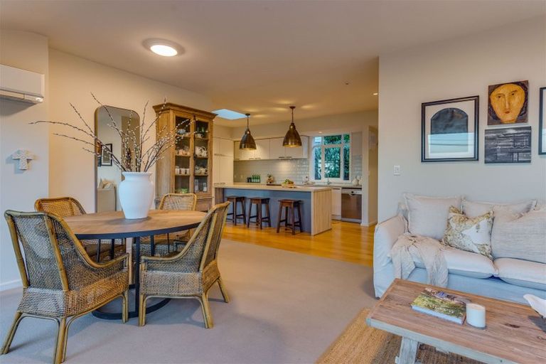 Photo of property in 52 Saint Andrews Hill Road, Mount Pleasant, Christchurch, 8081