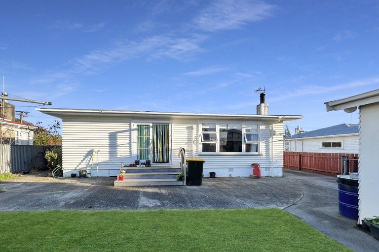 Photo of property in 24 Elizabeth Street, Levin, 5510