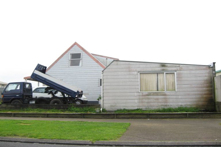 Photo of property in 80 Hume Street, Waitara, 4320
