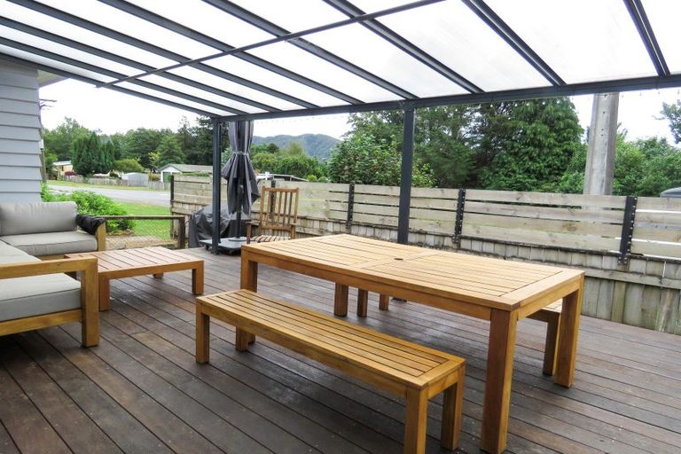 Photo of property in 1 Caples Street, Reefton, 7830