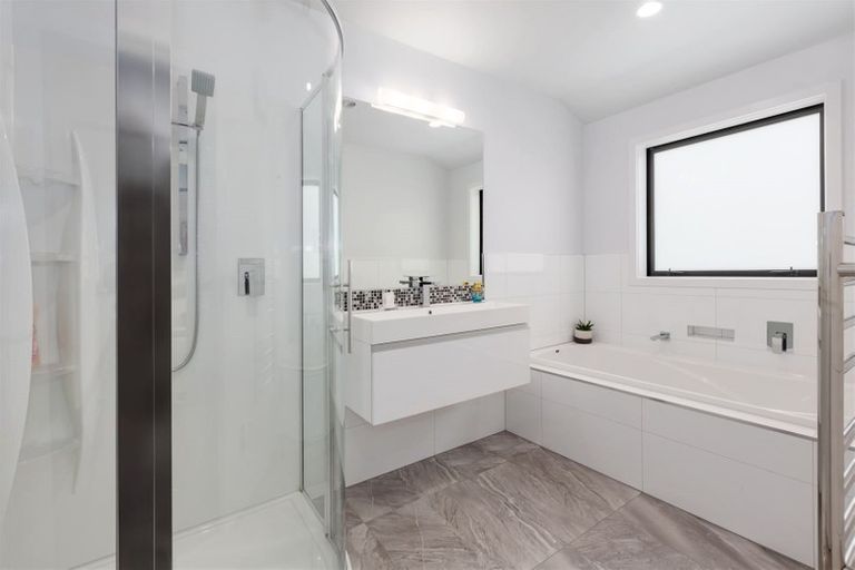 Photo of property in 2 Manapouri Lane, Aotea, Porirua, 5024