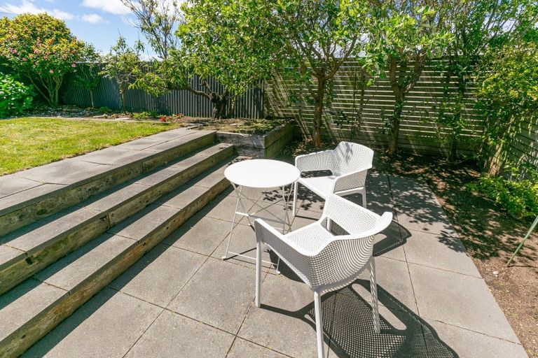 Photo of property in 59 Queens Drive, Lyall Bay, Wellington, 6022
