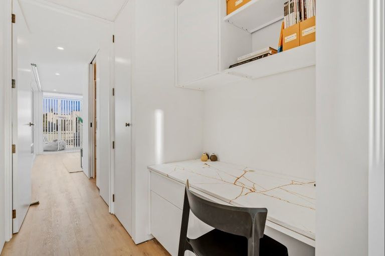 Photo of property in 16 Ida Way, Omaha, 0986