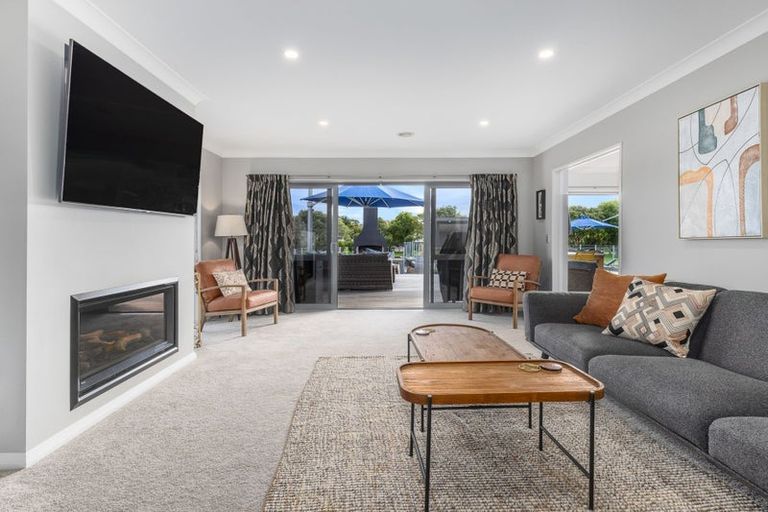 Photo of property in 1 Moss Lane, Raumati Beach, Paraparaumu, 5032