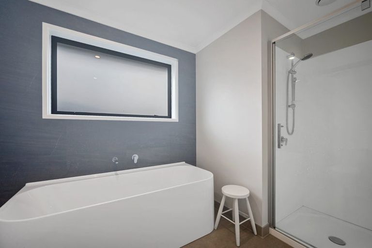 Photo of property in 12 Porokaiwhiri Avenue, Helensville, 0800