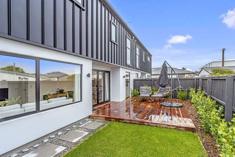 Photo of property in 163c Marine Parade, New Brighton, Christchurch, 8083