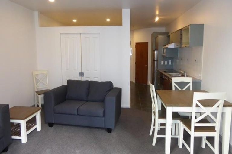 Photo of property in Atrium Towers, 6e/154 The Terrace, Wellington Central, Wellington, 6011