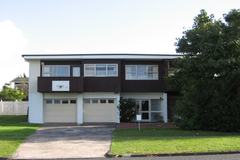 Photo of property in 21 Whiteacres Drive, Sunnyhills, Auckland, 2010