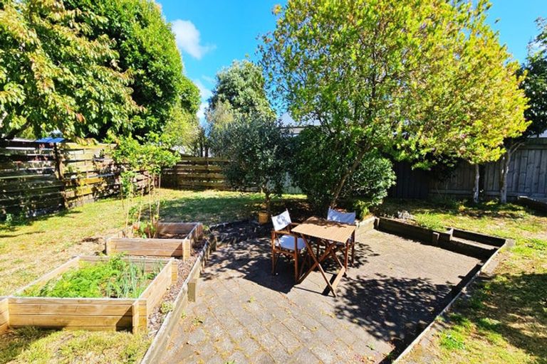 Photo of property in 12 Rodney Grove, Paraparaumu, 5032