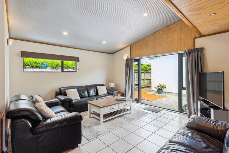 Photo of property in 13 Marram Way, Peka Peka, Waikanae, 5391