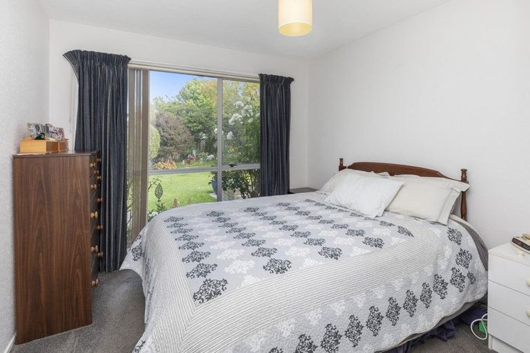 Photo of property in 6 Te One Place, Redwood, Christchurch, 8051