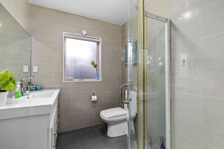 Photo of property in 30c Schnapper Rock Road, Schnapper Rock, Auckland, 0632