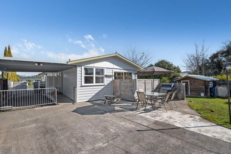 Photo of property in 21 Seddon Street, Carterton, 5713