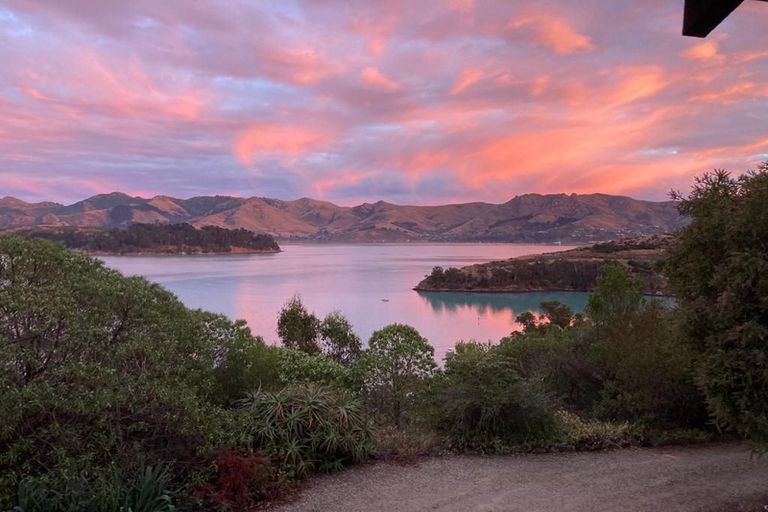 Photo of property in 24 Bayview Road, Charteris Bay, Lyttelton, 8971