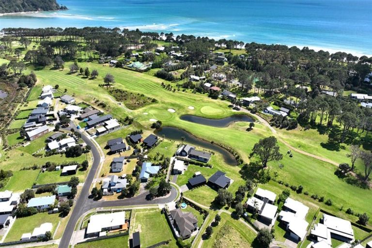 Photo of property in 106 Benjamin Place, Matarangi, Whitianga, 3592