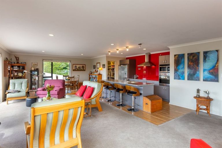 Photo of property in 18 Russell Street, Picton, 7220