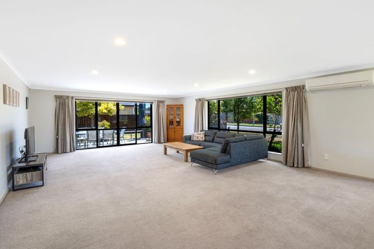 Photo of property in 47 Geneva Terrace, Kelvin Grove, Palmerston North, 4414