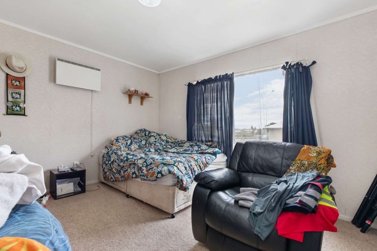 Photo of property in 2/17a Idesia Place, Totara Heights, Auckland, 2105