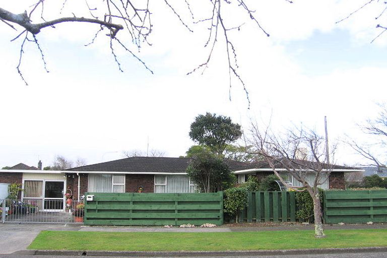 Photo of property in 12 East Street, Terrace End, Palmerston North, 4410