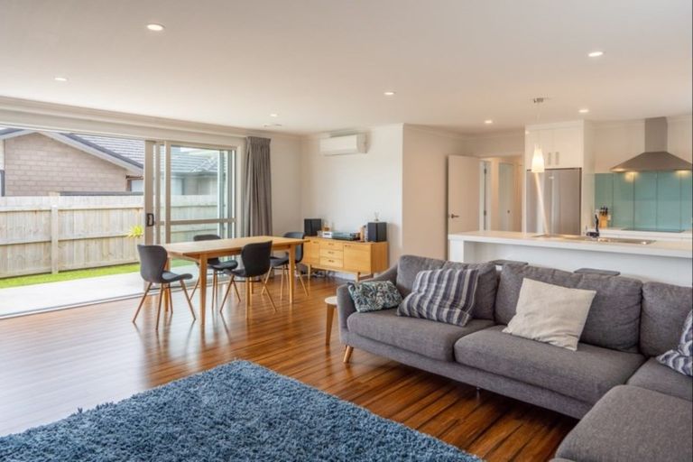Photo of property in 9 Mahia Lane, Waikanae, 5036