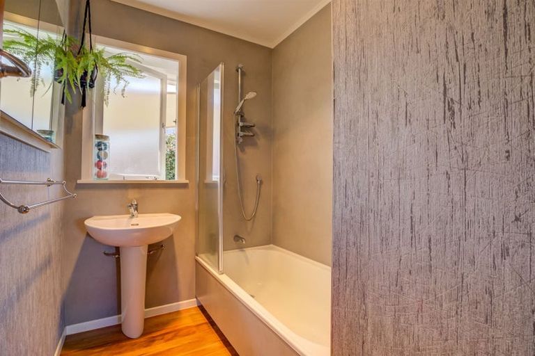 Photo of property in 17 Macmurdo Avenue, Glenview, Hamilton, 3206