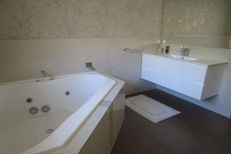 Photo of property in 10 Faith Place, West Melton, Christchurch, 7675