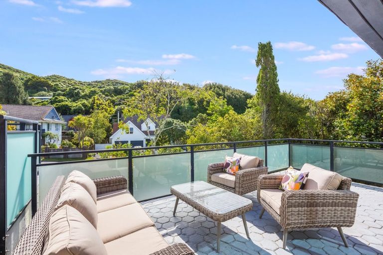 Photo of property in 5 Newnham Court, Tawa, Wellington, 5028