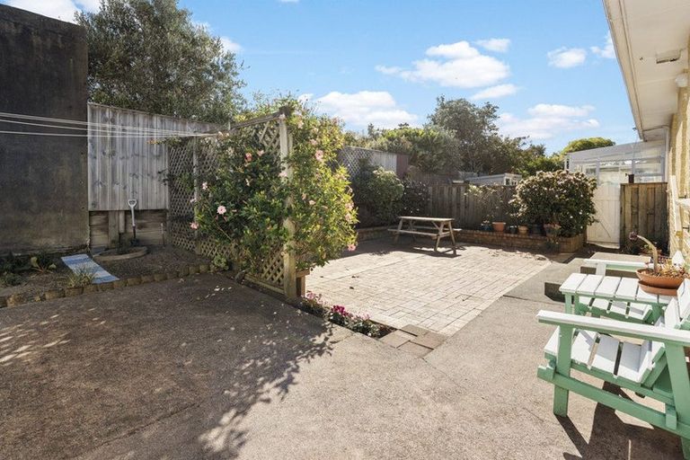 Photo of property in 3/31 Humber Street, Island Bay, Wellington, 6023