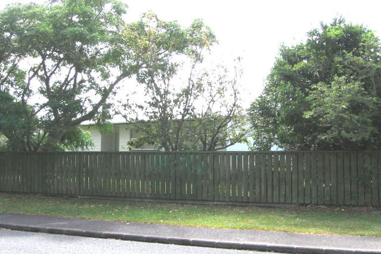 Photo of property in 56 Felgrove Street, Glendene, Auckland, 0602