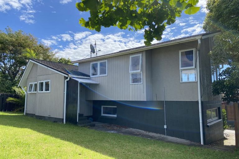 Photo of property in 2/32 Prince Regent Drive, Half Moon Bay, Auckland, 2012