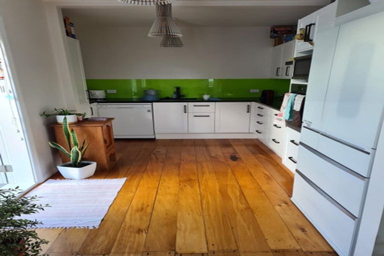 Photo of property in 227 The Esplanade, Petone, Lower Hutt, 5012