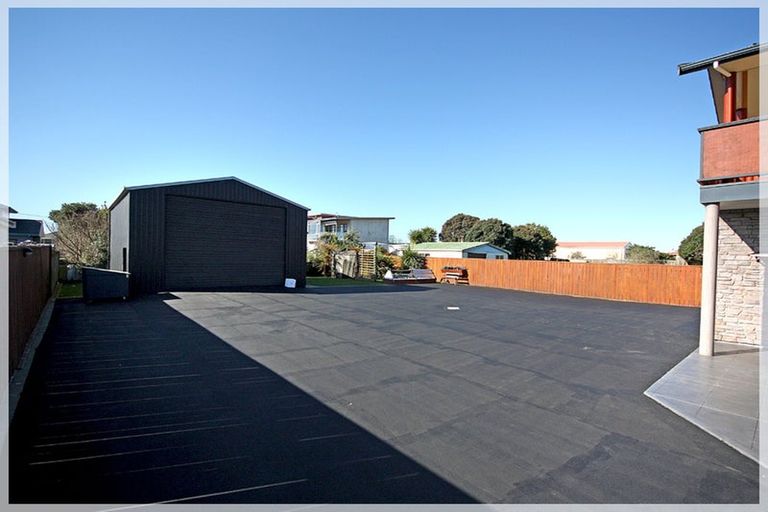 Photo of property in 49 Hartley Street, Foxton Beach, Foxton, 4815