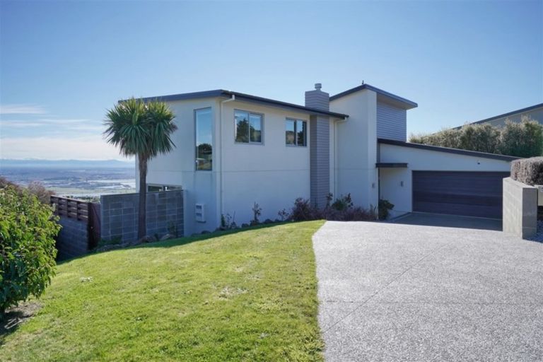 Photo of property in 5 Peregrine Close, Mount Pleasant, Christchurch, 8081