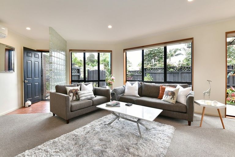 Photo of property in 16 Red Hibiscus Road, Stanmore Bay, Whangaparaoa, 0932