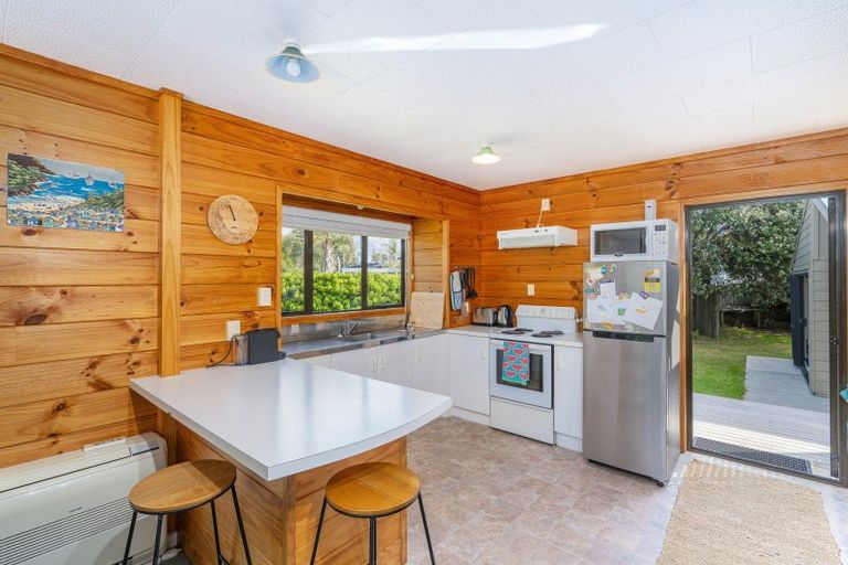 Photo of property in 117 Kowhai Avenue, Matarangi, Whitianga, 3592